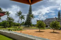 Steps to Beach.Top Floor Ocean View, 2 Bd 1.5 ba. New AC in Living Dining Area