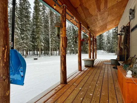 3-bedroom 2 1/2 Bath house Delta Junction close to Clearwater Campground