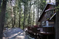 Remodeled woodland oasis for those who want it all