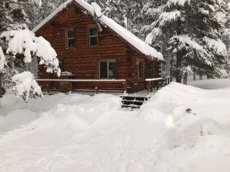 Bear Creek Cabin - A Slice of Montana Solitude