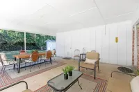 Stylish & Cozy Midtown Home away from Home