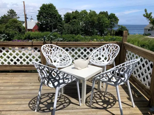 Coastal Cottage w/ Roof Deck Ocean Views - York, ME 4 Beds, 3 Baths, Sleeps 9