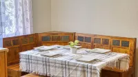 Cozy 5bdrm Haven in the Heart of Gillette 5 Min from Downtown- FREE Pool Passes!