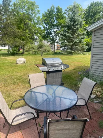 Modern Home Walking Distance to Boat Launch!