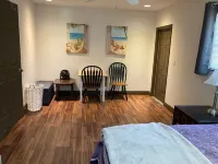 8 minutes to World Equestrian Center! Pet-friendly home that sleeps 8. Hotels near Ocala Gran Prix