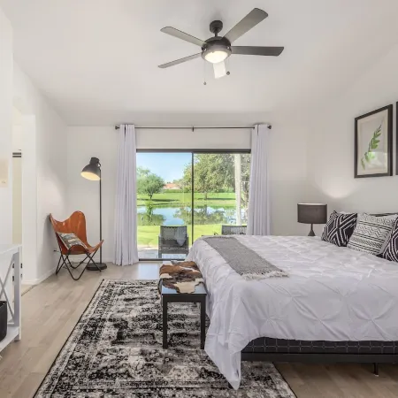 Lakefront!Free Heated Pool,Spa. Boat, Kayak. EV Charger. Ocotillo Chandler.