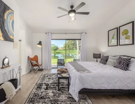 Lakefront!Free Heated Pool,Spa. Boat, Kayak. EV Charger. Ocotillo Chandler. Отели рядом с достопримечательностью «Окотильо Голф Клаб»