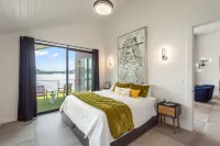 Lavish Lake Getaway W/18 Views+ Boat Dock 이글튼 공원 주변 호텔