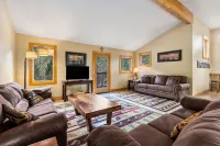 Spacious Luxury Downtown Riverfront Loft Condo.  License #6027