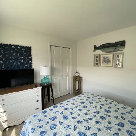 One mile to the beach! 2 br condo with deck, A/C, full kitchen, washer, dryer