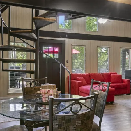 COZY🏡CABIN NEAR⛰BRIAN HEAD☀️ZION🌄BRYCE CANYON 🏞WITH📡Wi-Fi 🐶 PET FRIENDLY