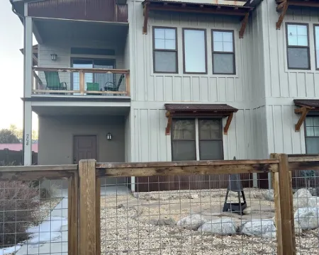 Beautiful Townhome with all the Amenities and access to all Salida has to offer! Hotels in Salida