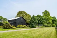 Lake front historic farmhouse on 5 acres, fenced and pet friendly!