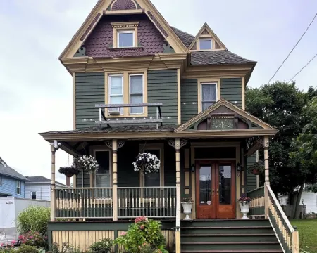 Elysian Loft – Where Serenity Meets Style, Your Tranquil Retreat above the Spa Hoteles en Oswego