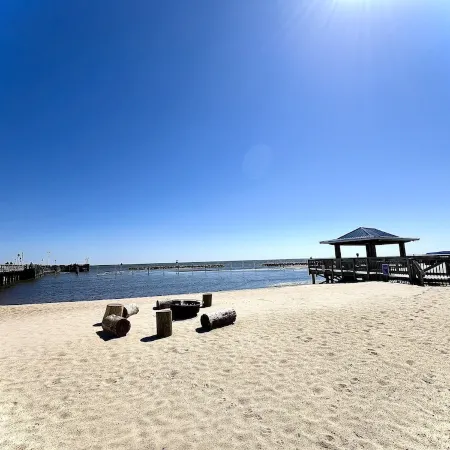 The Blue Crab Beach House - Free beach passes