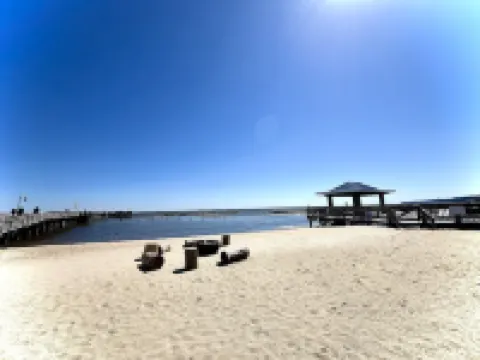 The Blue Crab Beach House - Free beach passes