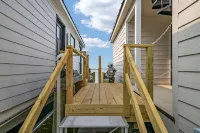 Cass-N-Reel Luxury Houseboat
