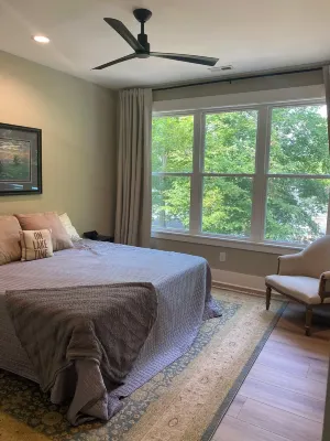 Gorgeous New Waterfront Lake House