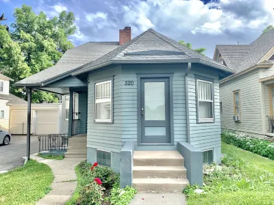 Historic 5 Bed Home in the Heart of Downtown Bozeman. Great Location! Hotels near Museum of the Rockies