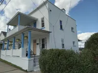 Eclectic Decor 5 Br house, 2 Baths & 2 Kitchens with WiFi and AC in Old Forge Hotels in Old Forge