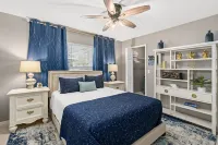Stunning pool home with lanai-comforts/space for whole family