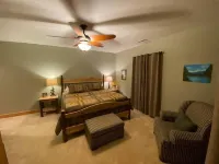Serene Luxury Mountain Cabin l Hot Tub, Stunning Views & Designer Comforts