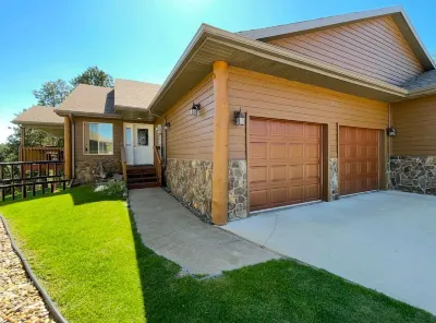 Centrally located to all Black Hills attractions! Best views of Hill City. Các khách sạn gần Black Hills Institute - Museum