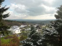 Quiet edge of the forest with a beautiful panorama Hotels in Losheim