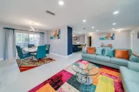 MODERN HOME WITH HEATED POOL! CLOSE TO SAWGRASS MILLS MALL! FLEXIBLE CHECK IN