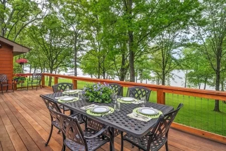 Kentucky Deer Run- Wheelchair Accessible, Lakefront, Private Dock, Fully Updated