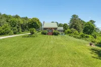 Pet Friendly NC Cabin with Beautiful Views and Hot Tub near West Jefferson.