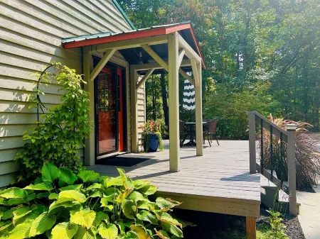 Hawk Ridge Retreat - Athens County Getaway