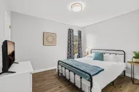 Modern home w/ garage, big yard, pool 4 mins away!