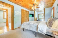 Charming 3-bedroom cottage Cashiers fiber WiFi w/1,200 sq ft outdoor space
