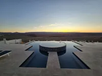 Exquisit Estate 7 Bed, 6 Bth w/ Infinity Pool & Spa. Unbelievable Views 7000sqft
