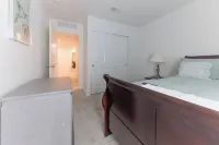 A cozy home near miles of trails, playgrounds, and 22 Acre Central Park.