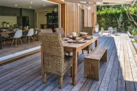 Luxurious villa with pool in the heart of the forest Hotel a Lacanau