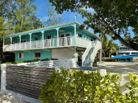 LaTeDa  Charming 4-bedroom house in Key Largo with Pool, Dock and optional Boat.