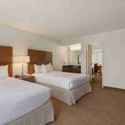 Embassy Suites by Hilton Baton Rouge Rooms