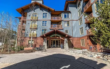 Spectacular Views from 1-bedroom Condo in Copper Mountain Center Village