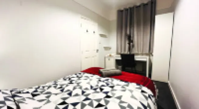 Ground Floor Entire Holiday Apartment - Self Checkin & Checkout Hotels in 