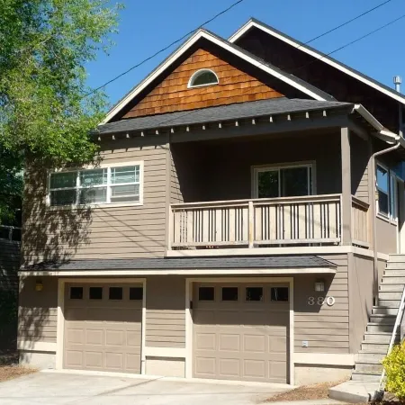 Stay In The Heart Of Bend, Walk Everywhere!