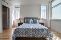 Eastlake Modern Townhome - Space Needle / Downtown / Lake Union View + Parking Hotels in Eastlake