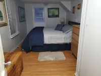 Quiet, Pet-Friendly Home with a View of the Yaquina Bay Minutes to the Coast!
