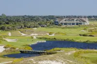 SeaGlass Kiawah – Stylish Cottage Steps from Beach, Pools & Golf