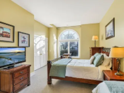 Unique Sandpoint Property with Hot Tub Near Schweitzer Mountain! Hotels in Sandpoint