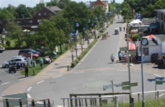 Middle row house near the beach, quiet location but in the middle of life