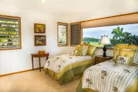 Luxury Home, A/C, Heated Pool, Gourmet Kitchen, 4BR 6 Bath, 3 Master Suites.