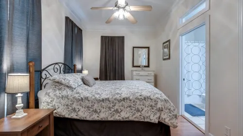 Savannah Historic District - Affordable & Spacious near Forsyth Park