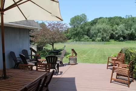 Quiet Spacious Property in Newport Harbor/Saugatuck Douglas